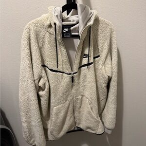 Nike Cream Lightweight Shirt Jacket with Zip-Up Design